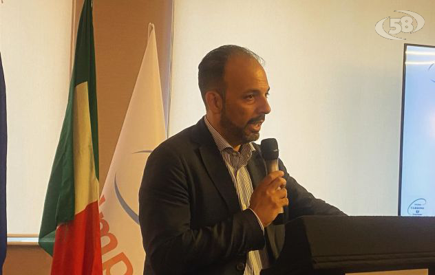 Ospedale “Landolfi”, Petitto: da De Luca parole vergognose, fiero di essere ‘imbecille’