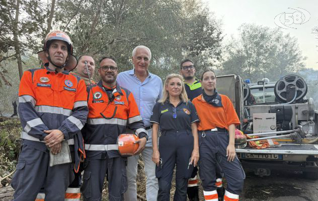 Incendio sul Vesuvio, Caputo: "Situazione critica ma salvi vigneti e colture"