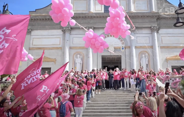 In marcia per la prevenzione. In migliaia alla Camminata Rosa