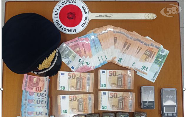 Operazione dei Carabinieri: 32enne arrestato con oltre un chilo di droga e quasi 27mila euro in contanti
