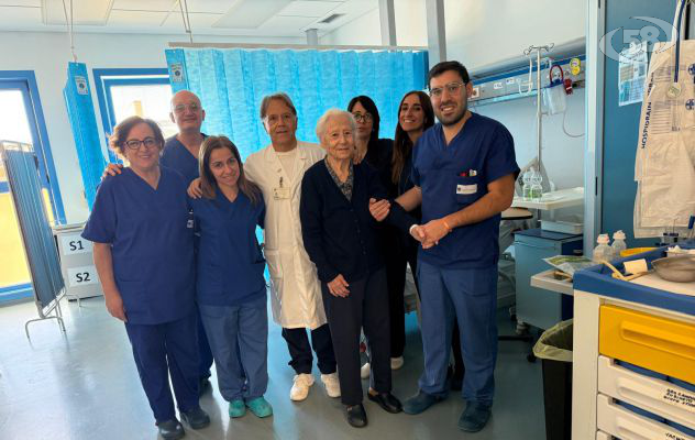 A 100 anni sconfigge un ictus e torna a casa