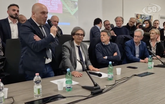 Renzi in Irpinia: "Noi decisivi per la vittoria di Fico"