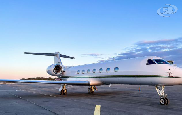 Viaggiare in aereo oggi: come scegliere la soluzione più adatta tra comfort, tempi e destinazioni