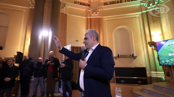 Petracca: "Solo contro tutti, basta meschinità. Porte aperte nel Pd"