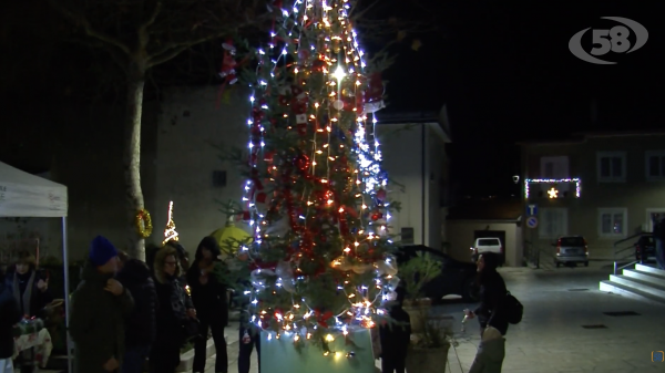 A Flumeri si rinnova la tradizione dell’accensione dell’albero di Natale