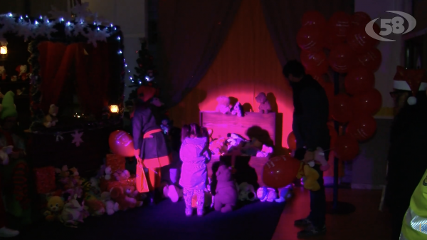 Ariano, grande partecipazione per la Casa di Babbo Natale dell'Aios