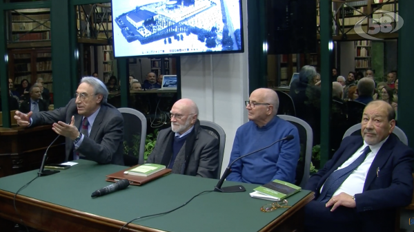 "L’altra faccia della luna", le poesie di Prebenna