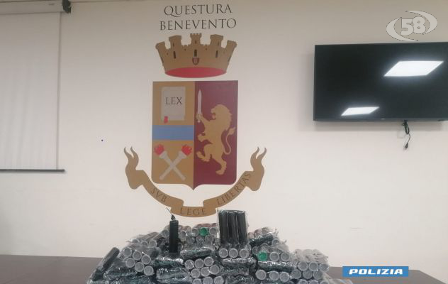 Sequestro di botti e candele con contenuto esplosivo, blitz della Polizia