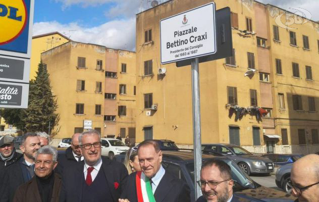 A Benevento inaugurazione del piazzale Bettino Craxi, Mastella: "Era fuoriclasse della politica, fece valere orgoglio nazionale anche di fronte a Usa"