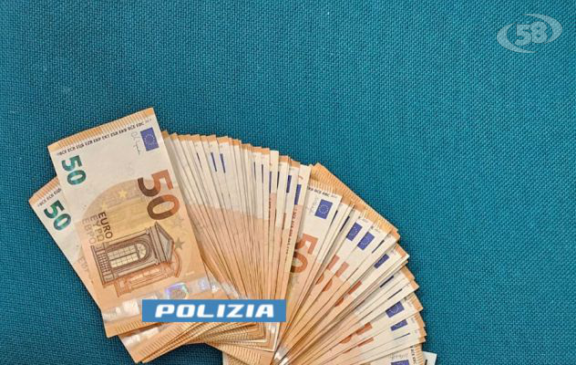 Si finge maresciallo dei Carabinieri, entra in casa e si fa consegnare soldi e banconote: 33enne arrestato. Beccato con il bottino in tasca