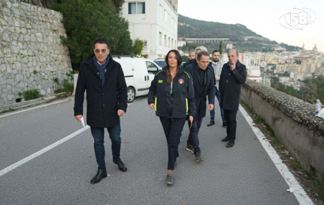 Frana a Vietri sul Mare, resta in vigore la chiusura della SS.163 Amalfitana, il sindaco De Simone: "La situazione resta seria"