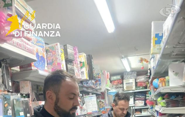 Controlli a tappeto della Finanza, sequestrati articoli non conformi. Maxi sanzione