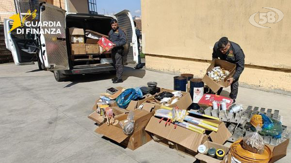 A bordo del camion con oltre 100 chili di materiale esplosi ed esplodente. Arrestato dalla Finanza