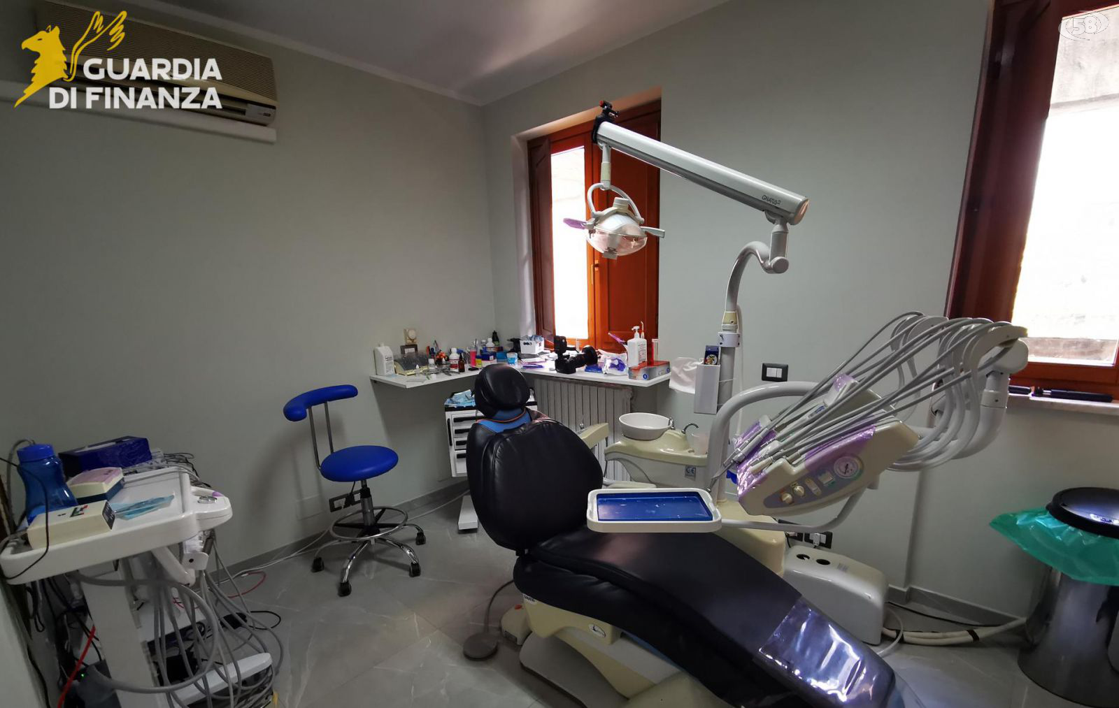 Studio dentistico abusivo scoperto dalle Fiamme Gialle di Avellino