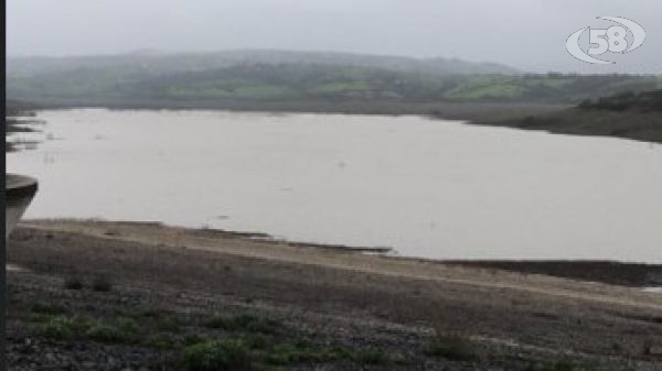 Maltempo e piena del fiume Tammaro, la Diga blocca l'enorme flusso di acqua 
