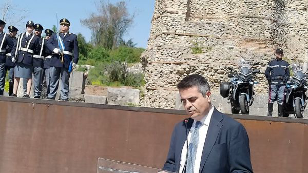 Festa della Polizia, il questore Leuci: "Reati in calo ma non dobbiamo abbassare la guardia". Appello ai cittadini: "Fidatevi di noi"/VIDEO