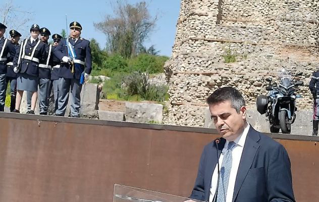 Festa della Polizia, il questore Leuci: "Reati in calo ma non dobbiamo abbassare la guardia". Appello ai cittadini: "Fidatevi di noi"/VIDEO