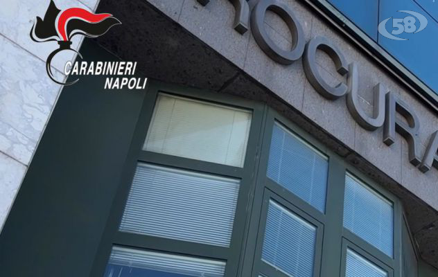 Sparano 8 colpi d'arma da fuoco in pieno giorno: arrestati. Le immagini della 'stesa' nel video