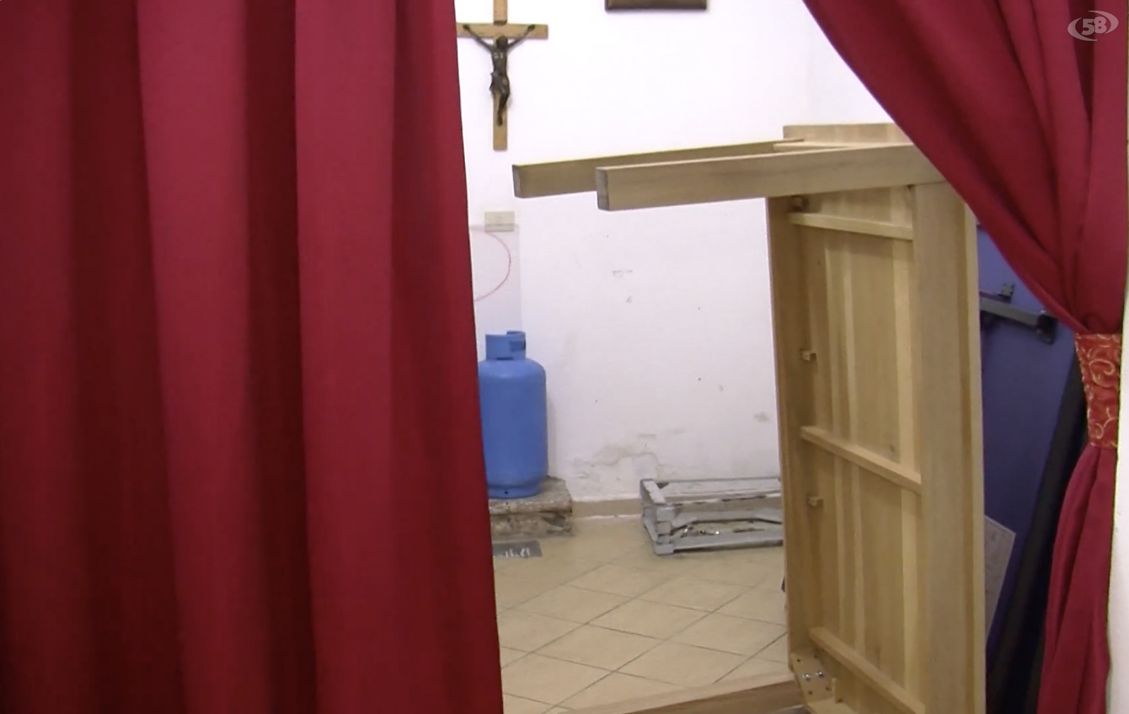 Colpo a Trevico, rubati 10 kg di oro dalla Cattedrale. Il Parroco: "Cancellato un pezzo di storia"