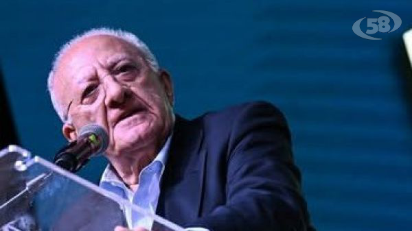 A Salerno stravince Vincenzo De Luca col 57,88% dei consensi. "È un voto che mi riempie d’orgoglio e mi emoziona"