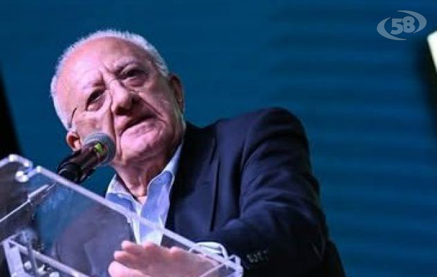 A Salerno stravince Vincenzo De Luca col 57,88% dei consensi. "È un voto che mi riempie d’orgoglio e mi emoziona"