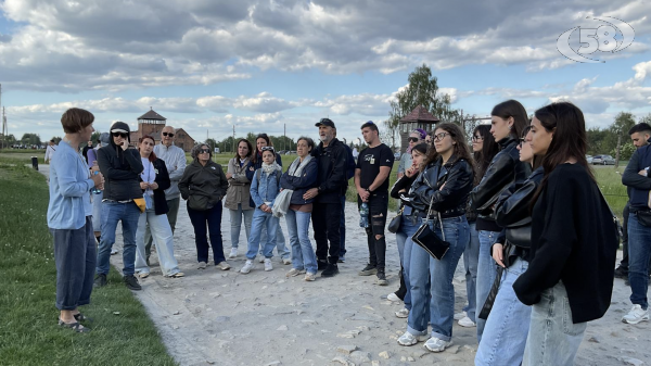 "Viaggio della Memoria" a Cracovia:  gli studenti del "Ruggero II" tra Auschwitz e il capolavoro di Leonardo