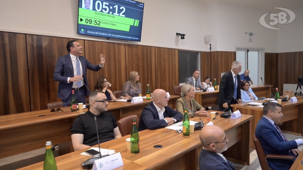 Avellino, primo consiglio con bagarre: scontro Festa-Giordano