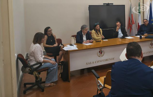 Mensa, riunione al Comune: "Dialogo sereno con i dirigenti scolastici, aperture sul pasto da casa"