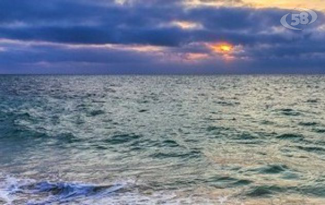 Mari sempre più caldi, temperature sopra la media. Il rapporto del Sistema nazionale per la protezione dell’ambiente. Ecco cosa fare