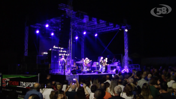 Grottaminarda canta con i Nomadi: una serata da ricordare/VIDEO