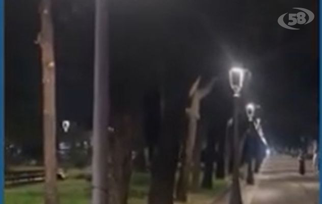 Il lungomare di Salerno cambia look: più luci. De Luca: ora è anche più sicuro/VIDEO