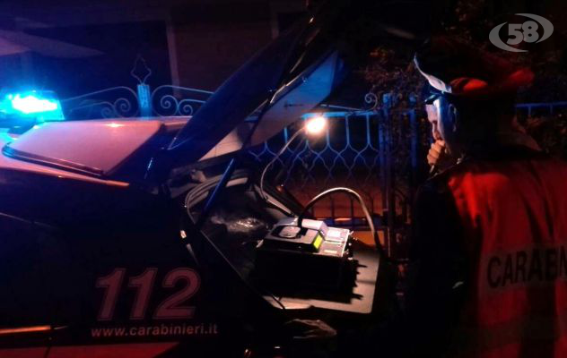 Ruba un’auto e si mette alla guida ubriaco: scoperto e denunciato