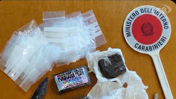 Droga in un forno in disuso, blitz dei Carabinieri: arrestato minorenne