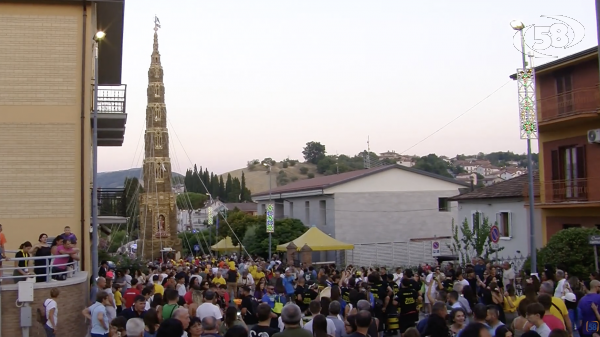 Sfila il Giglio di Flumeri, fede e devozione /VIDEO