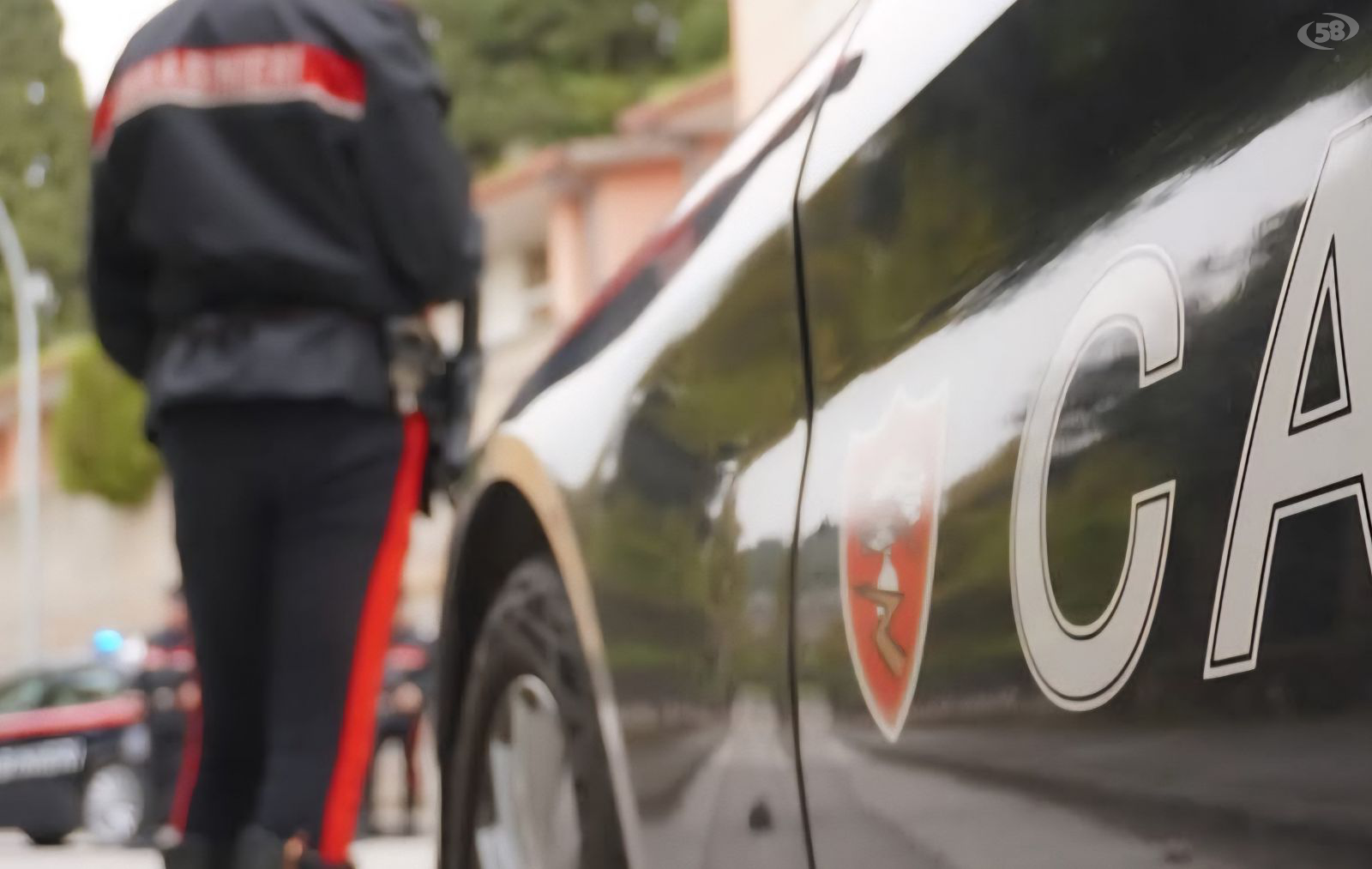 Ubriaco alla guida e patente contraffatta: due giovani denunciati 