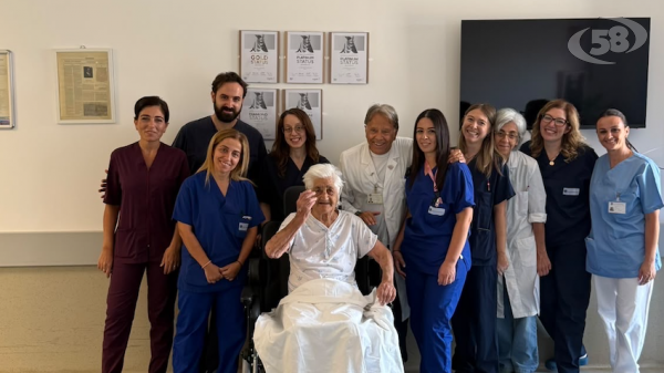 Grave ictus a 95 anni: operata e salvata all’Azienda Moscati