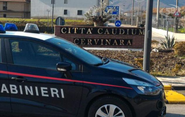 Di notte in giro con un coltello nel borsello: 20enne denunciato 