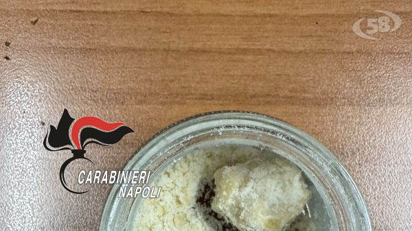 I Carabinieri beccano 4 ragazzi con la nuova e pericolosa droga: white hash. Arrestati