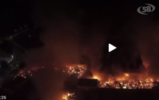 Incendio ad Airola, riunione di coordinamento. Zabatta: "Massima attenzione alla popolazione. Restano in vigore le misure precauzionali"/VIDEO