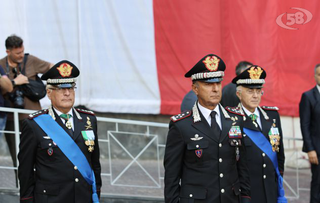 Cerimonia solenne alla presenza del comandante generale dei Carabinieri Luongo: al Comando Interregionale arriva il gen. Castello