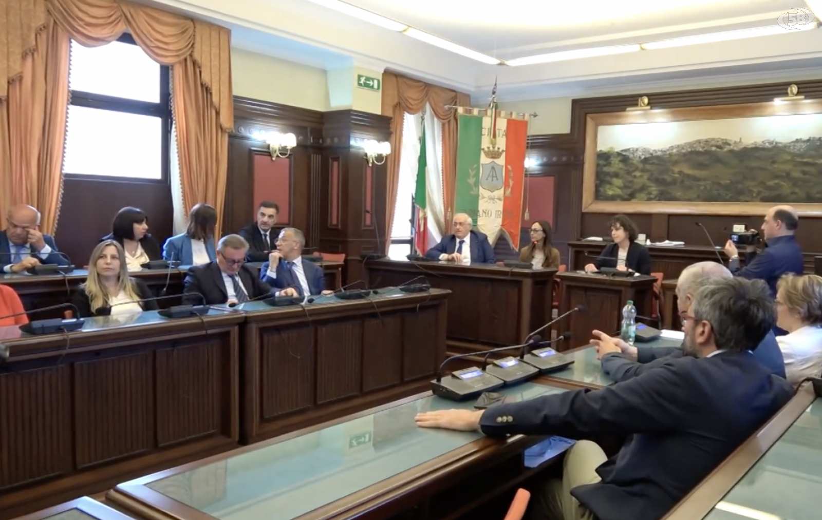 Ariano, in consiglio la tenuta delle maggioranza. Gambacorta annuncia lo sblocco dei fondi 