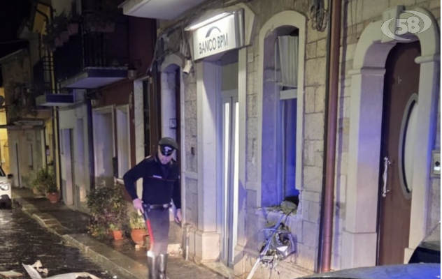 Lacedonia, colpo nella notte: assalto allo sportello bancomat