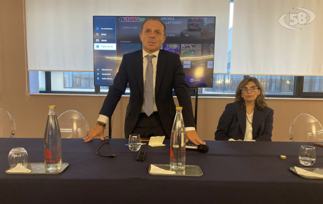 Cateno De Luca vira a destra: alleanza con Meloni. Nasce il movimento di sindaci e amministratori