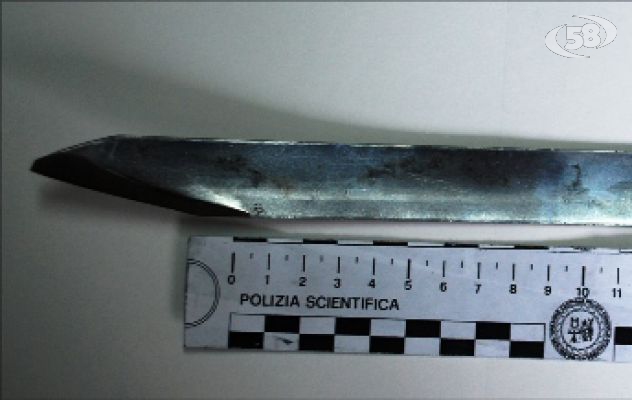 Aveva minacciato un conoscente con un coltello: perquisizione in casa di un 82enne