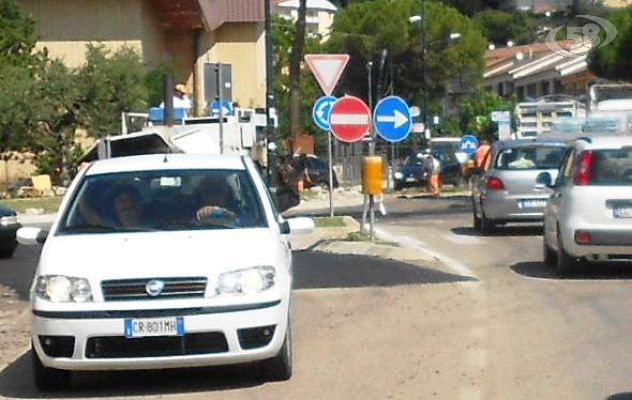 Lavori a Cardito, traffico in tilt/VIDEO. Ore in fila, automobilisti infuriati/SONDAGGIO. Il Comune si scusa