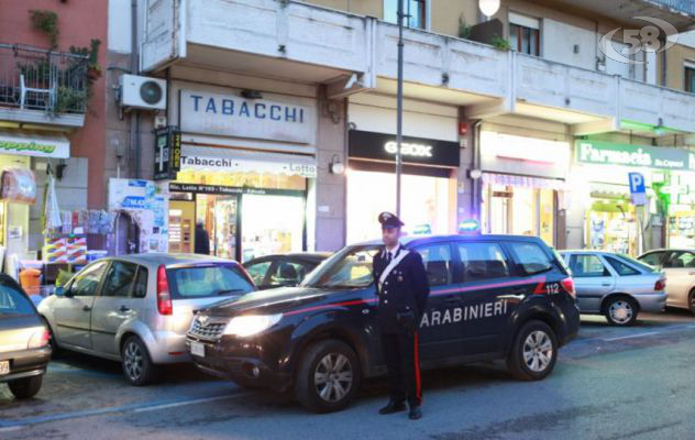 Tabaccaio rapinato e pestato a colpi di spranga: arrestati due irpini