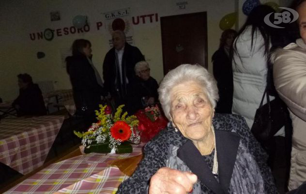 Zia Giovaninna di Scampitella, 100 anni di energia: una ''Roccia'' di cognome e di fatto/VIDEO