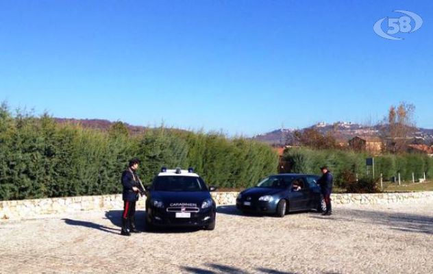 Spaccio e guida in stato di ebrezza, due giovani denunciati dai Carabinieri