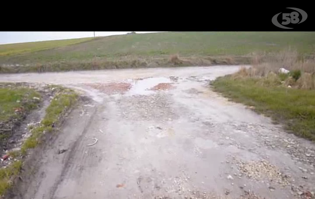 Ariano, strada Caccarone dissestata: è polemica/VIDEO