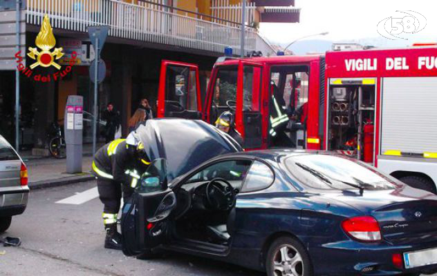 Avellino, incidente in via Scandone: due feriti